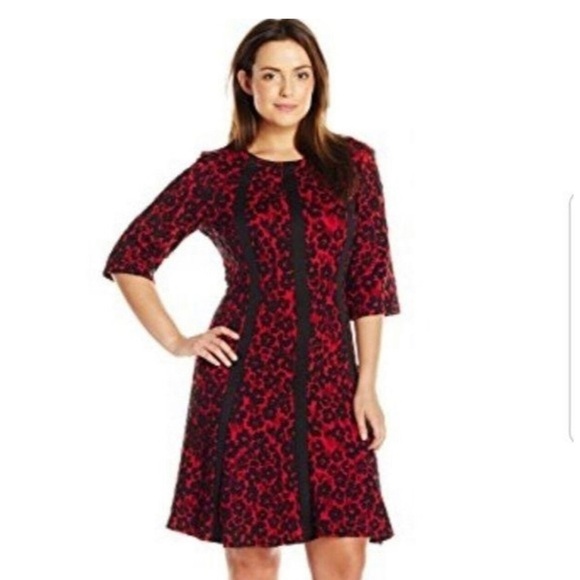Gabby Skye size 6 dress red and black zipper close back 3/4 sleeves fit & flare - Picture 1 of 13
